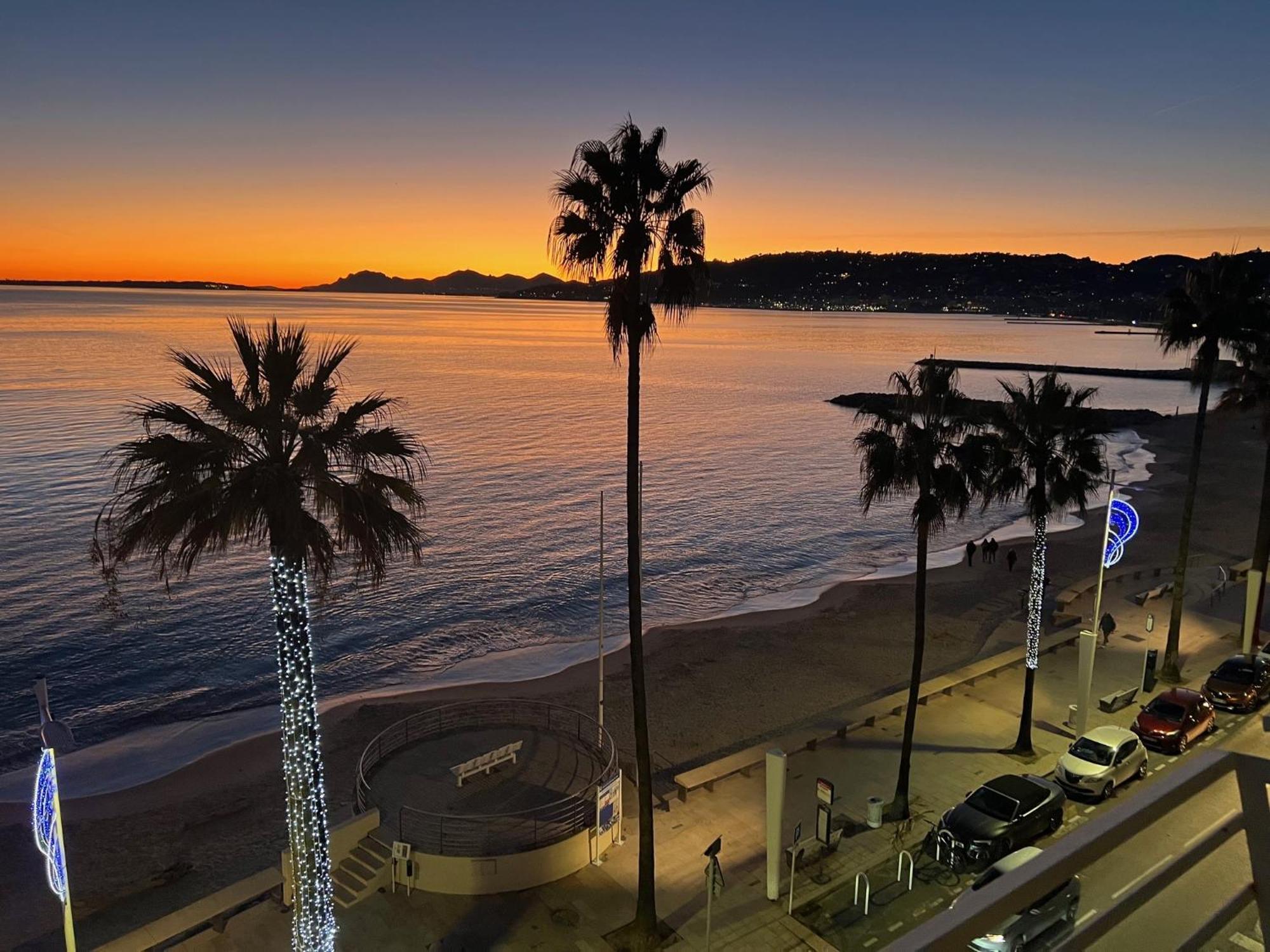 Résidence Le Soleil Juan-les-Pins Exterior foto